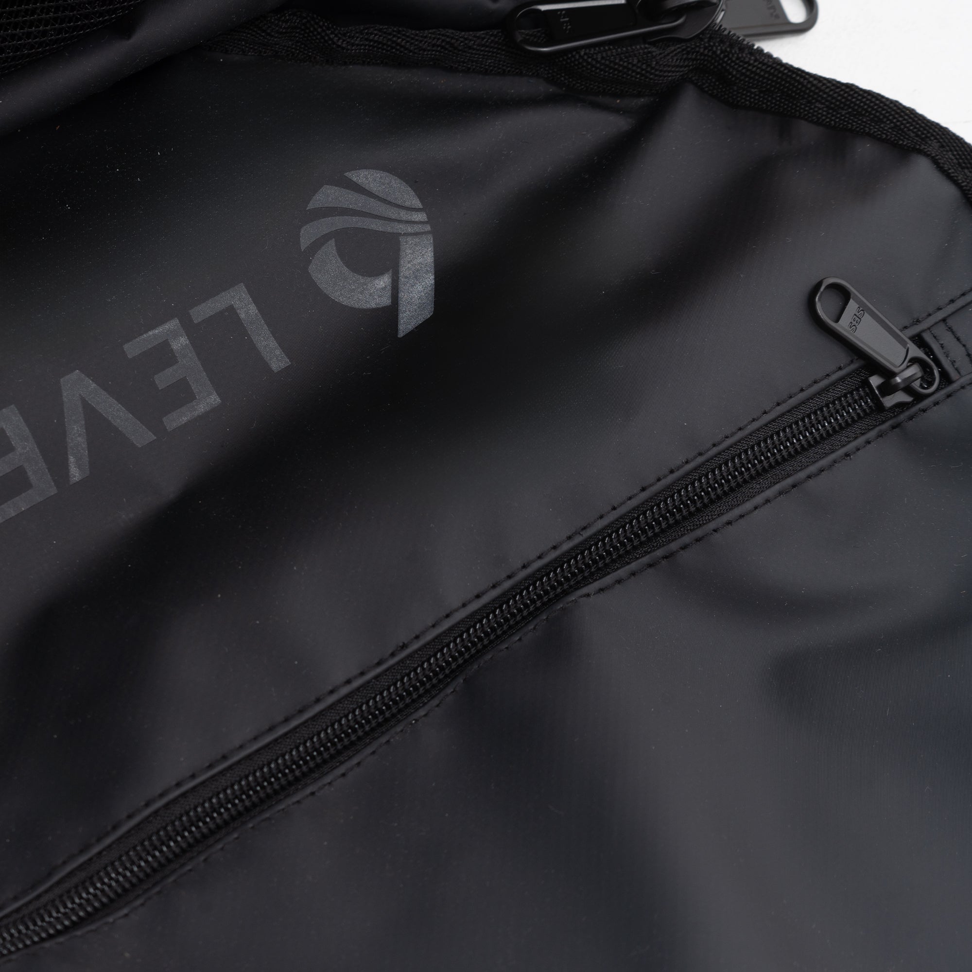 level-6-portage-sac-duffel-90l-compartiment-humide-tanche image 6