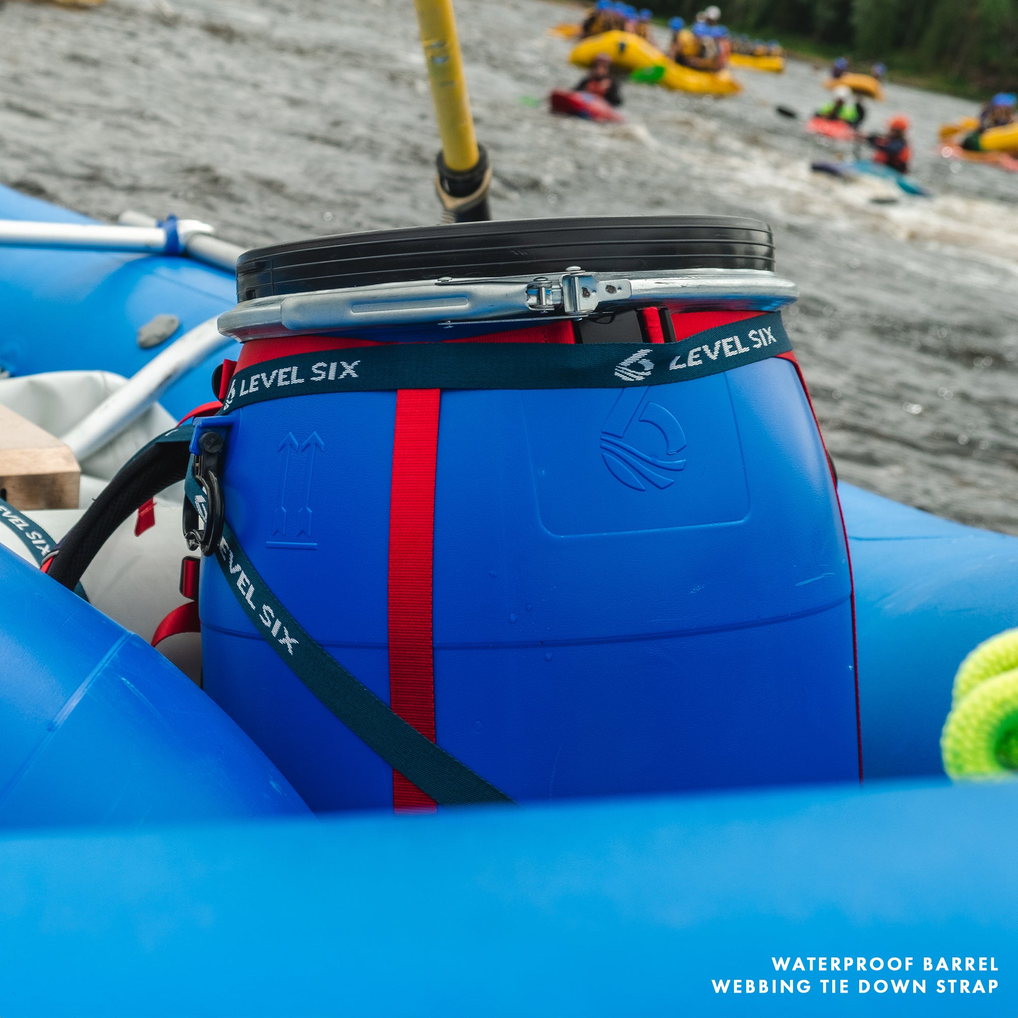 level-six-barrel-bidon-tanche-60l-bleu-protection-bateau image 3