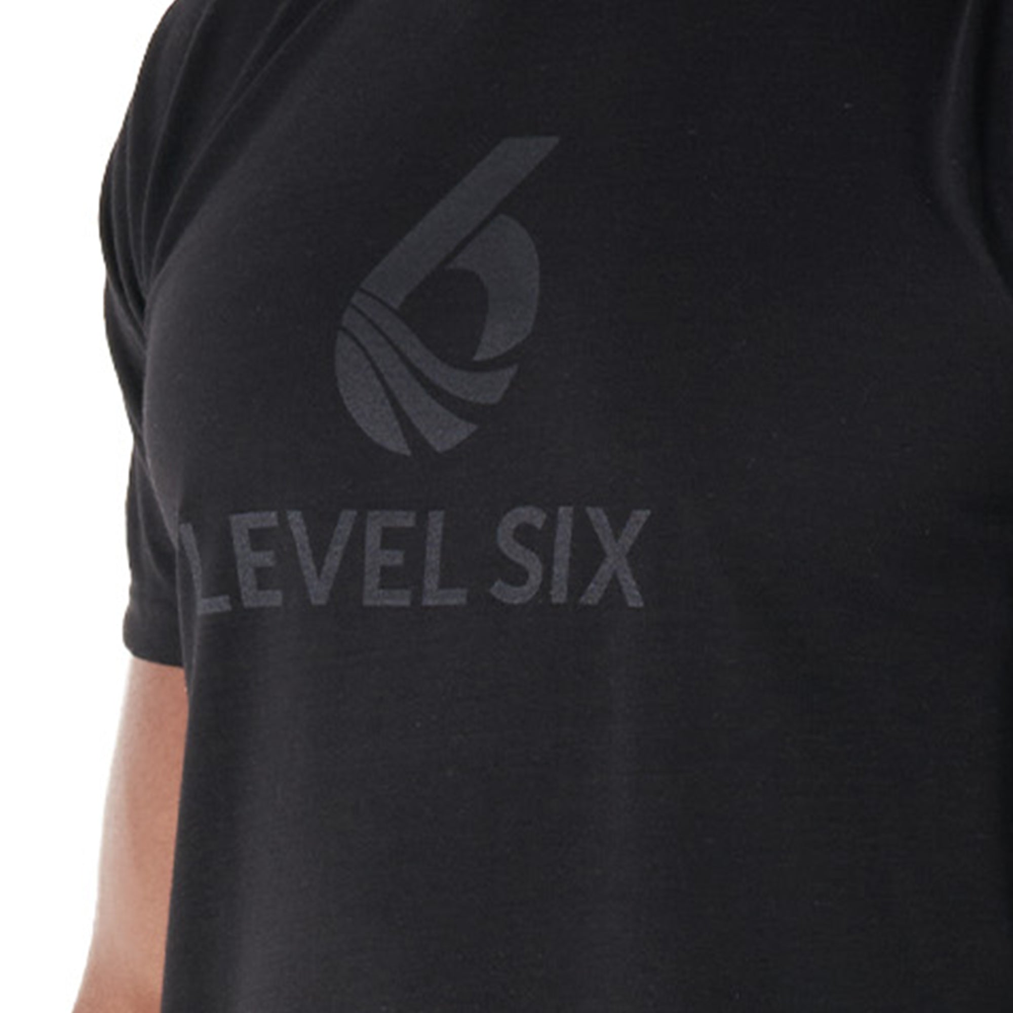 level-6-logo-tee-t-shirt-homme-noir-polyester-recycl image 3